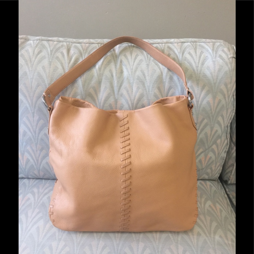 ❤️Tignanello Sitched Hobo in Excellent Condition.